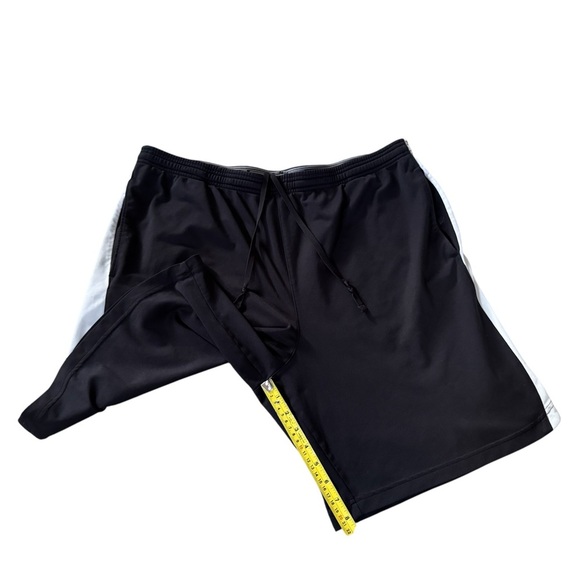 Under Armour Athletic Shorts Men Size XL Black/white - Picture 2 of 4